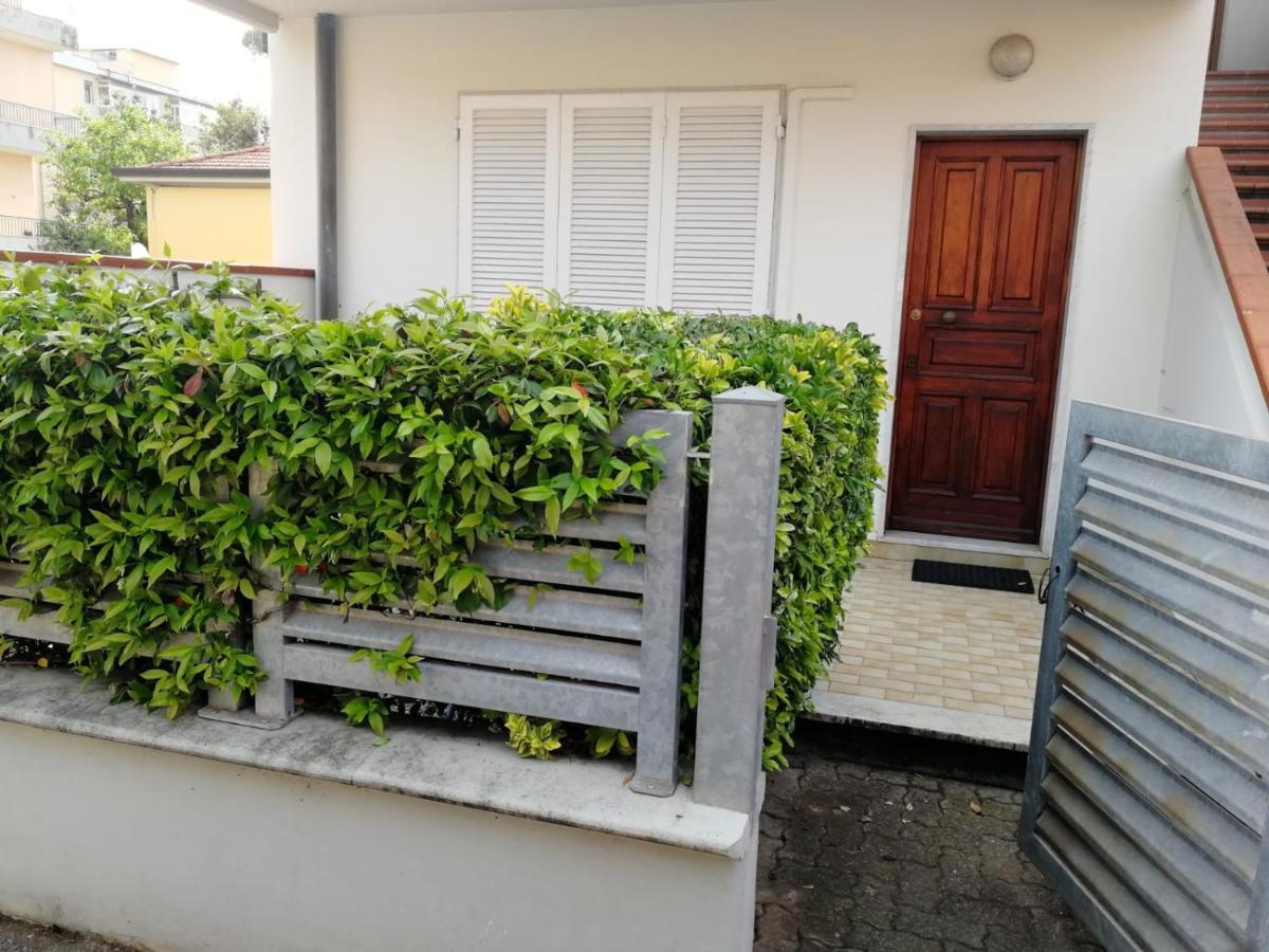Appartement La Casa Dei Bebi à Carrare Extérieur photo